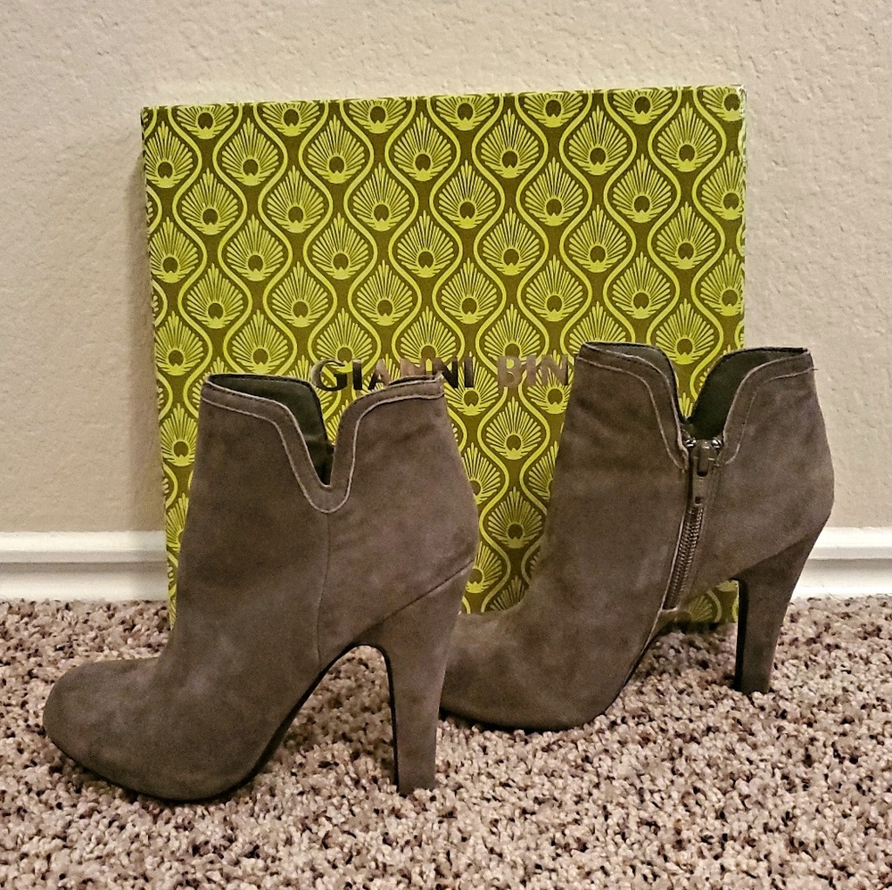 Gianni Bini booties